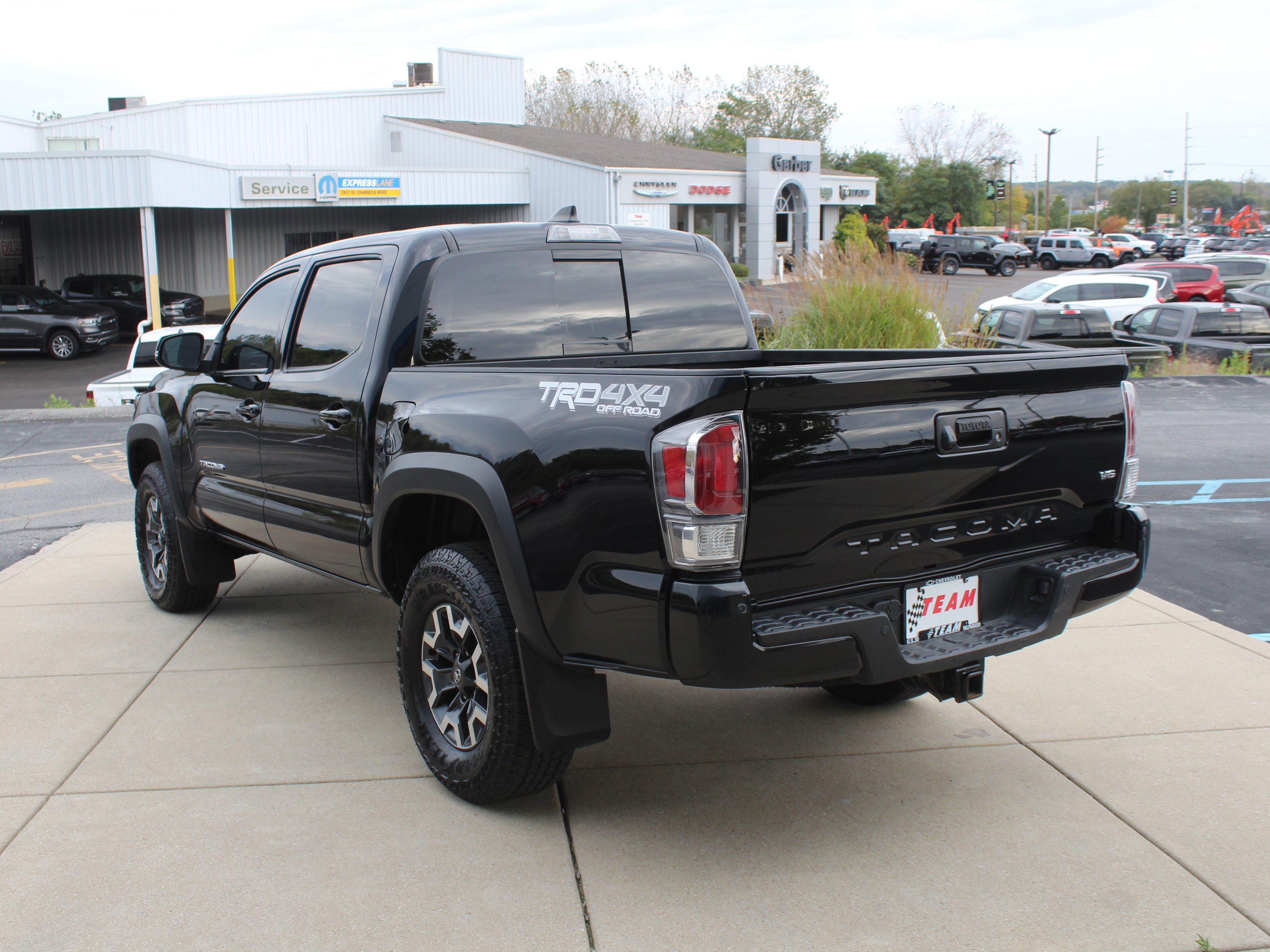 Used 2023 Toyota Tacoma TRD Off-Road w/ TRD Premium Off Road Package AWD/4WD image 8