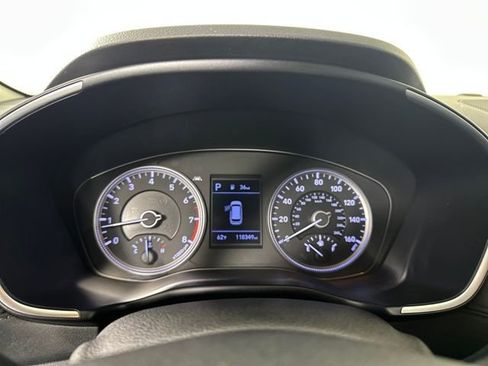Used 2019 Hyundai Santa Fe SE image 16
