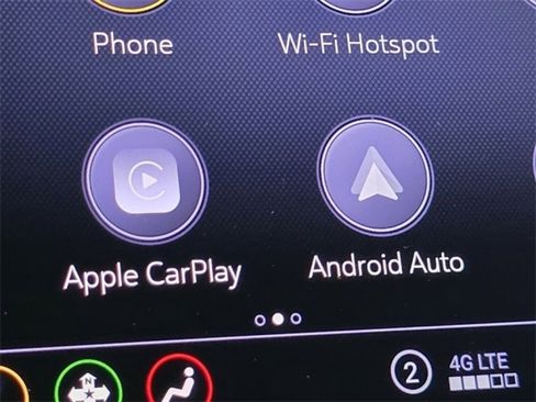 Used 2020 Buick Enclave Essence image 3