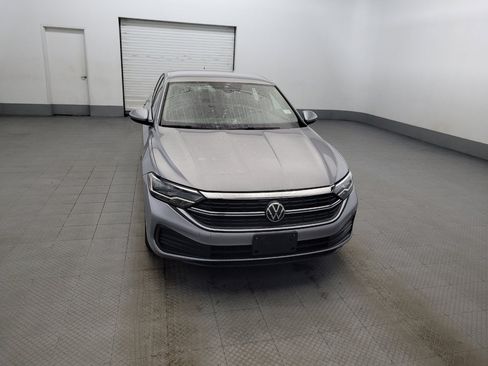 Used 2024 Volkswagen Jetta SE FWD image 14