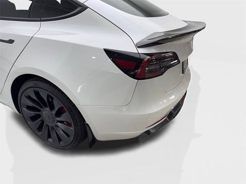 Used 2021 Tesla Model 3 Performance image 17