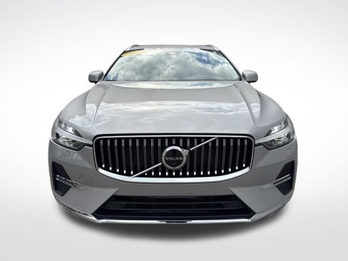 Certified 2023 Volvo XC60 B5 Ultimate w/ Climate Package image 10