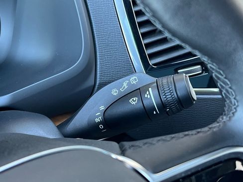 Used 2025 Volvo XC90 B6 Ultra image 34