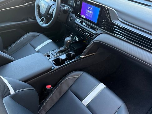 New 2025 Toyota Camry SE w/ Convenience Package image 17