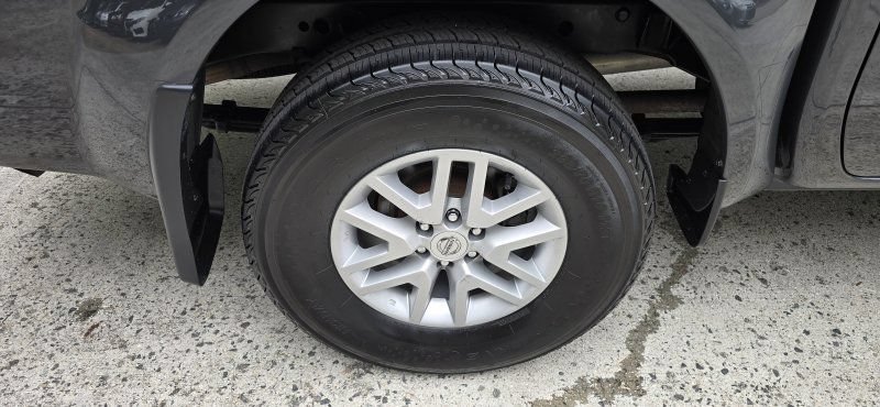 Used 2015 Nissan Frontier SV AWD/4WD image 11