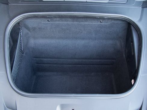 Certified 2024 Porsche 911 Carrera RWD image 28