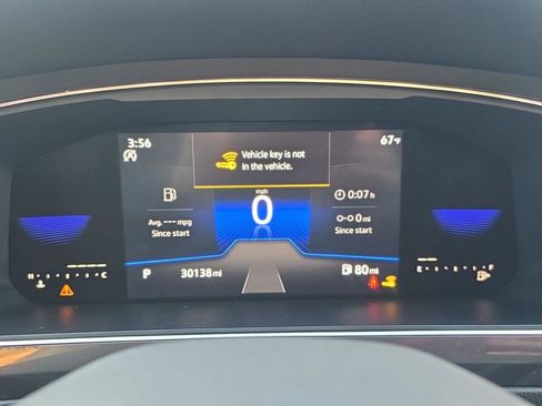 Used 2022 Volkswagen Tiguan SE w/ Panoramic Sunroof Package image 19