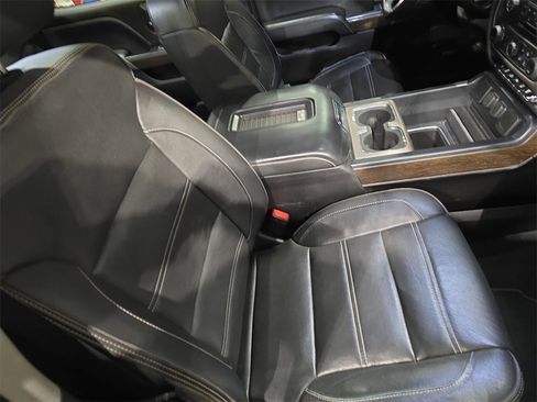 Used 2019 GMC Sierra 3500 Denali w/ Duramax Plus Package image 10