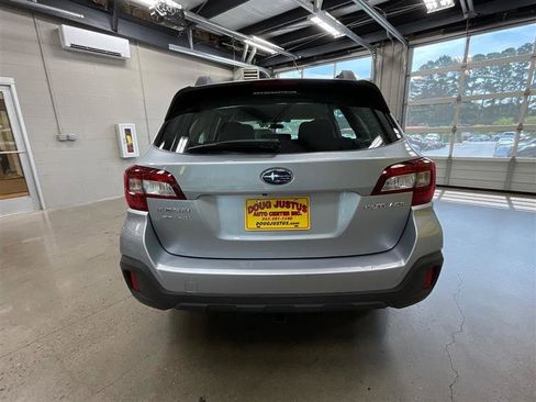 Used 2019 Subaru Outback 2.5i AWD/4WD image 4