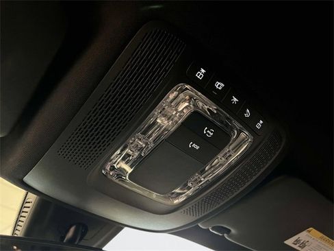 Certified 2021 Mercedes-Benz GLB 250 4MATIC image 29