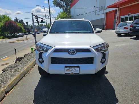 Used 2017 Toyota 4Runner SR5 Premium AWD/4WD image 7