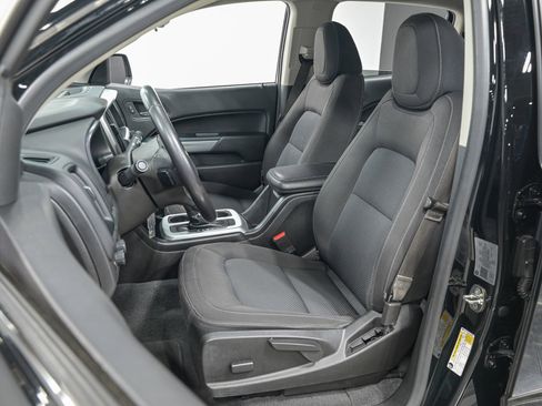 Used 2020 Chevrolet Colorado LT AWD/4WD image 16