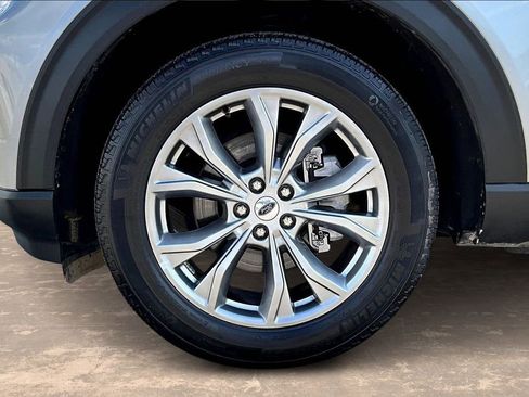 Used 2023 Ford Explorer Limited image 36