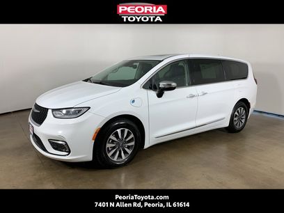 Used 2023 Chrysler Pacifica Limited