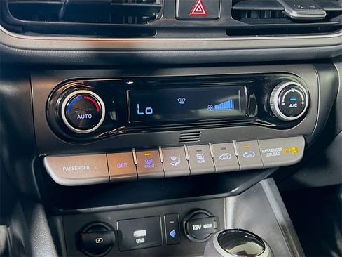 Used 2022 Hyundai Kona SEL w/ Convenience Package image 15