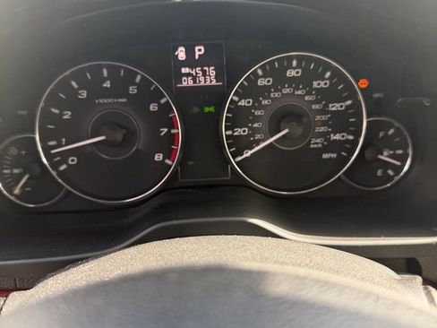 Used 2012 Subaru Outback 2.5i Limited w/ Moonroof Pkg AWD/4WD image 5