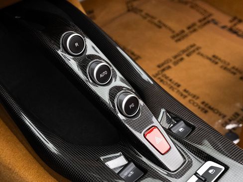 Used 2021 Ferrari 812 GTS RWD image 40