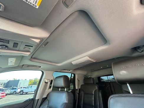 Used 2015 GMC Yukon Denali w/ Touring Package AWD/4WD image 27
