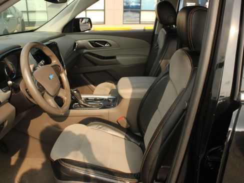Used 2018 Chevrolet Traverse LT AWD/4WD image 14