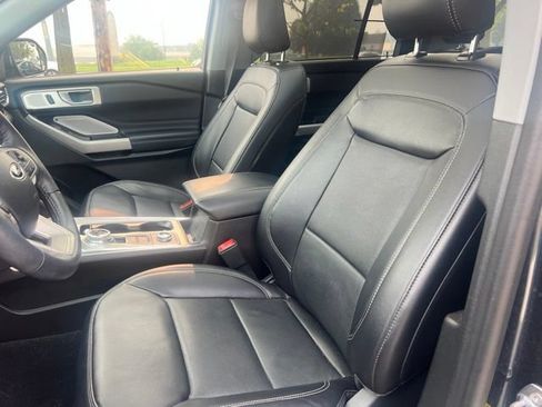 Used 2023 Ford Explorer Limited w/ Limited Technology Package AWD/4WD image 23
