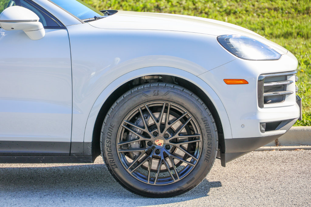 Certified 2026 Porsche Cayenne Coupe AWD/4WD image 32