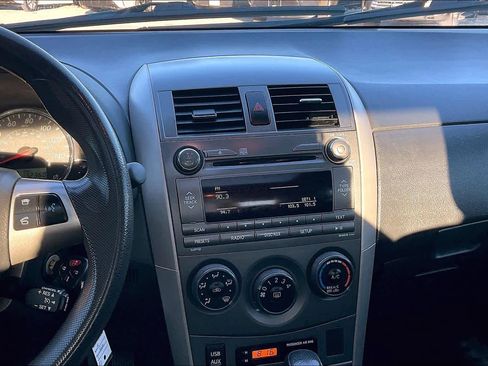 Used 2011 Toyota Corolla S image 6