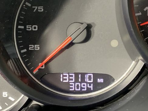 Used 2014 Porsche Cayenne w/ Basic Package image 11