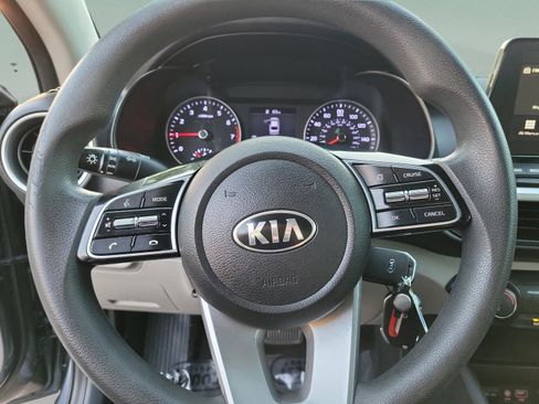 Used 2020 Kia Forte LXS FWD image 16