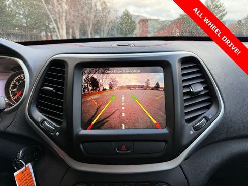 Used 2015 Jeep Cherokee Trailhawk image 17