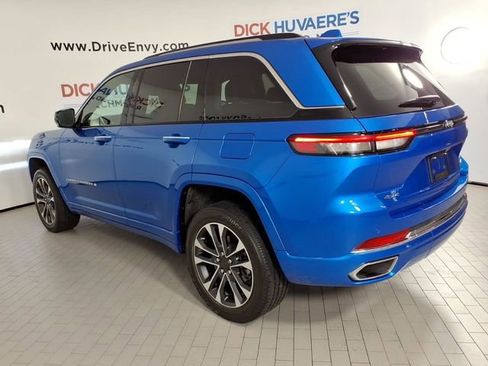 Used 2023 Jeep Grand Cherokee Overland AWD/4WD image 6