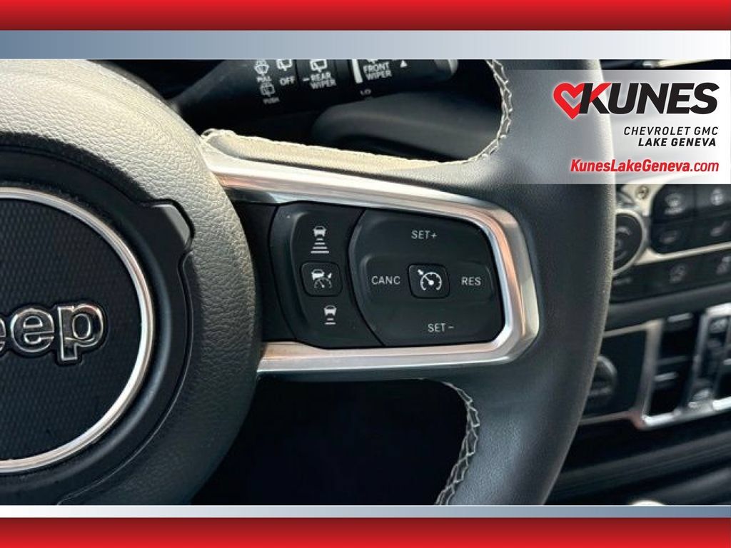 Used 2025 Jeep Wrangler Unlimited Sahara AWD/4WD image 40