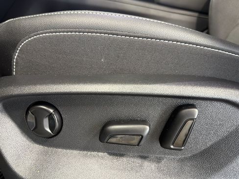 Used 2025 Volkswagen Atlas SE AWD/4WD image 20