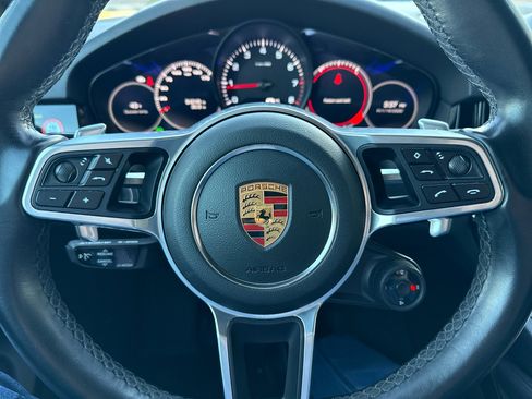 Used 2020 Porsche Cayenne image 24