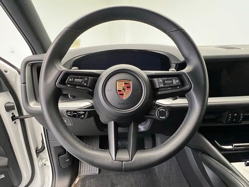 Used 2025 Porsche Cayenne image 7