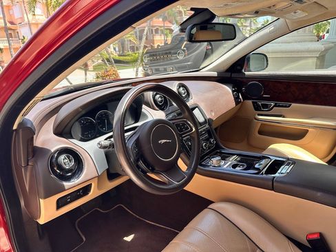 Used 2014 Jaguar XJ L Portfolio RWD image 14
