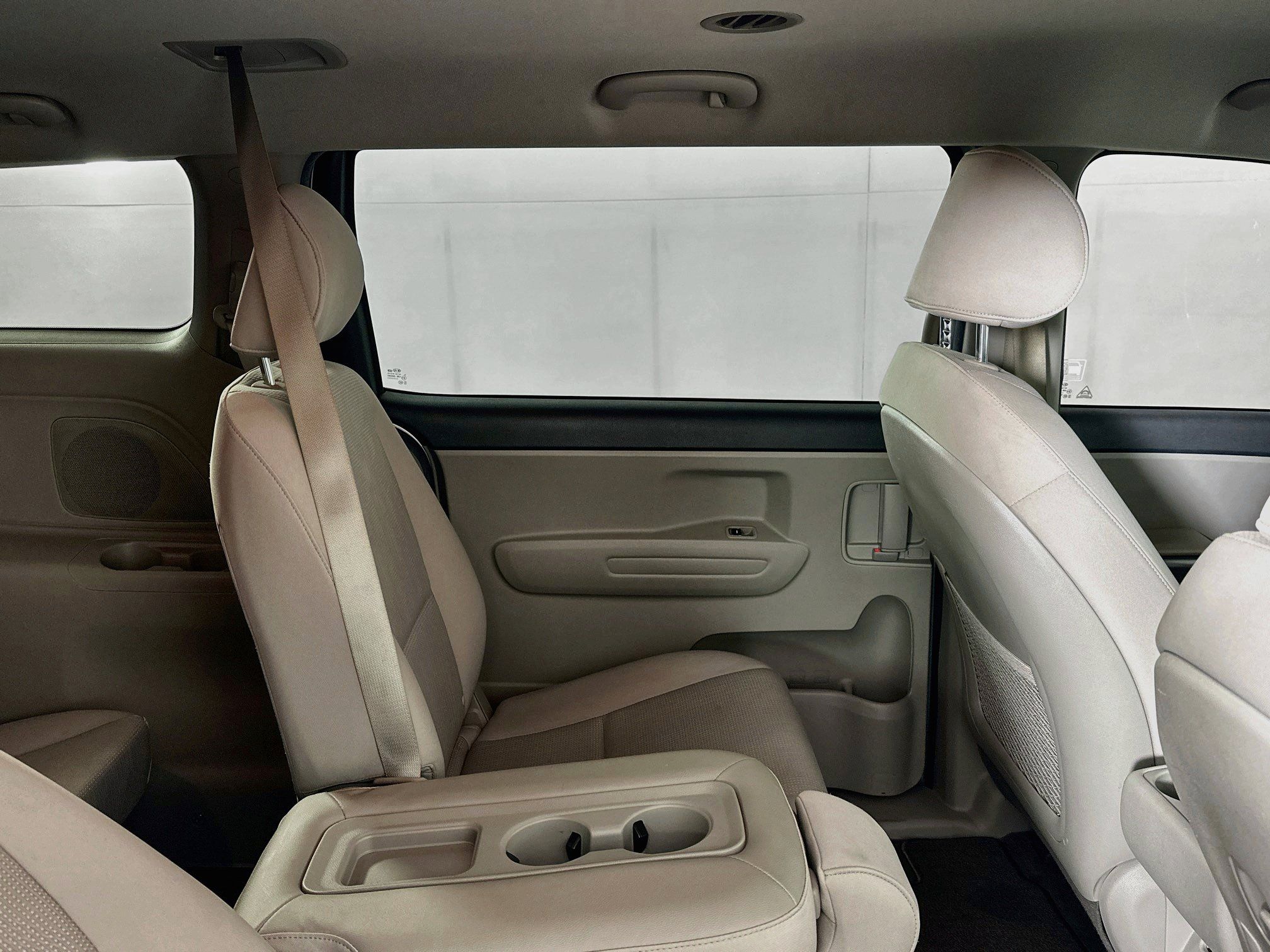 Used 2020 Kia Sedona LX FWD image 24