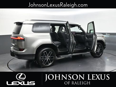 Used 2024 Lexus GX 550 w/ Cold Area Package AWD/4WD image 23