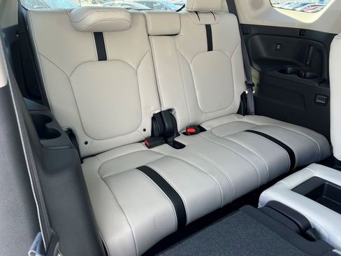 New 2026 Honda Pilot Touring image 12