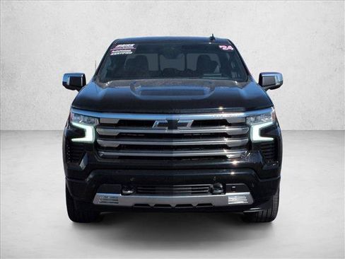 Certified 2024 Chevrolet Silverado 1500 High Country w/ Technology Package AWD/4WD image 3