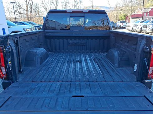 Used 2022 GMC Sierra 1500 SLT w/ SLT Premium Plus Package image 28