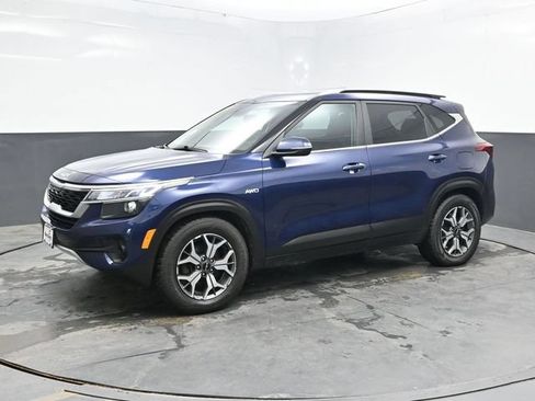 Used 2022 Kia Seltos EX AWD/4WD image 3