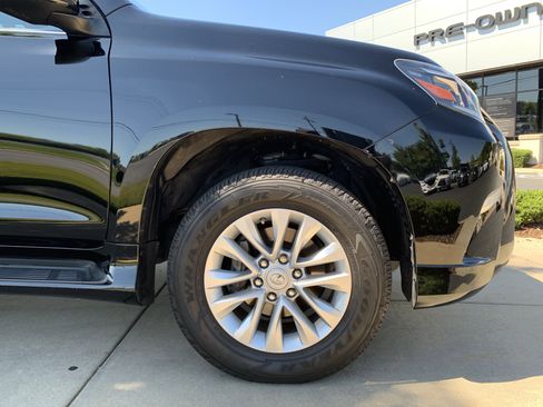 Certified 2022 Lexus GX 460 Premium w/ Premium Package AWD/4WD image 13