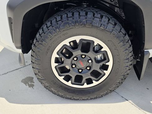 Used 2025 Toyota 4Runner TRD Off-Road Premium AWD/4WD image 34