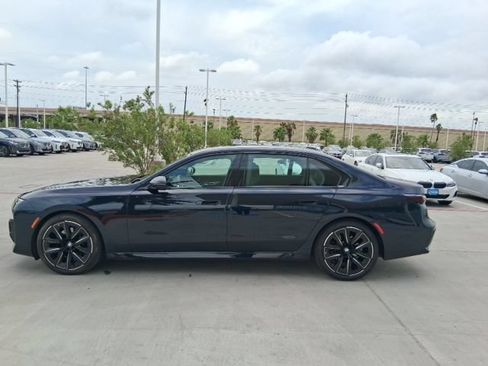 Used 2023 BMW 740i RWD image 3