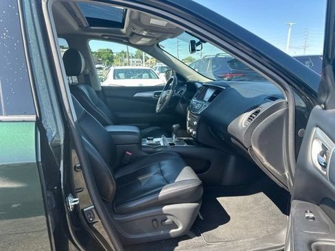 Used 2018 Nissan Pathfinder SL w/ SL Premium Package AWD/4WD image 25