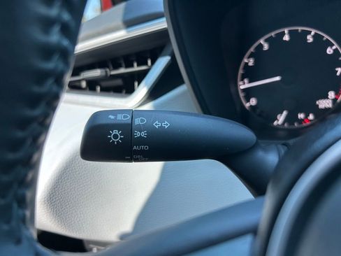 Certified 2025 Toyota Corolla SE image 20