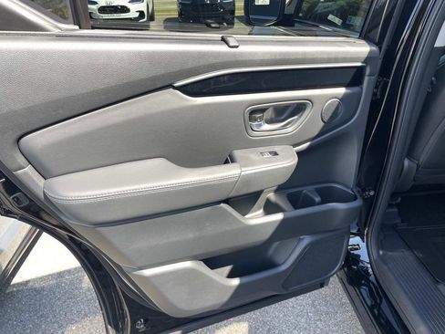 New 2025 Honda Pilot EX-L image 10
