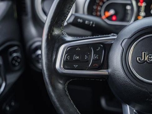 Used 2020 Jeep Gladiator Overland w/ Cold Weather Group image 30