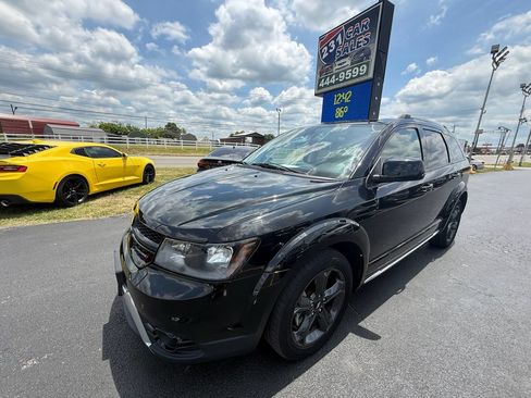 Used 2020 Dodge Journey Crossroad FWD image 8