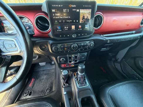 Used 2019 Jeep Wrangler Unlimited Rubicon image 25